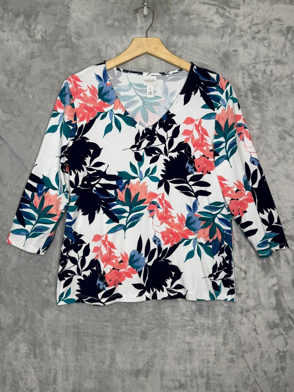 Weekend's by Chicos Top Womens Medium Floral Print V Neck 3/4 Sleeve Stretch